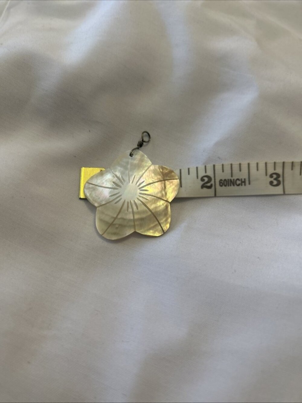 Carved Mother Of Pearl Hawaiian Flower Pendant Off White & Been Natural Tone